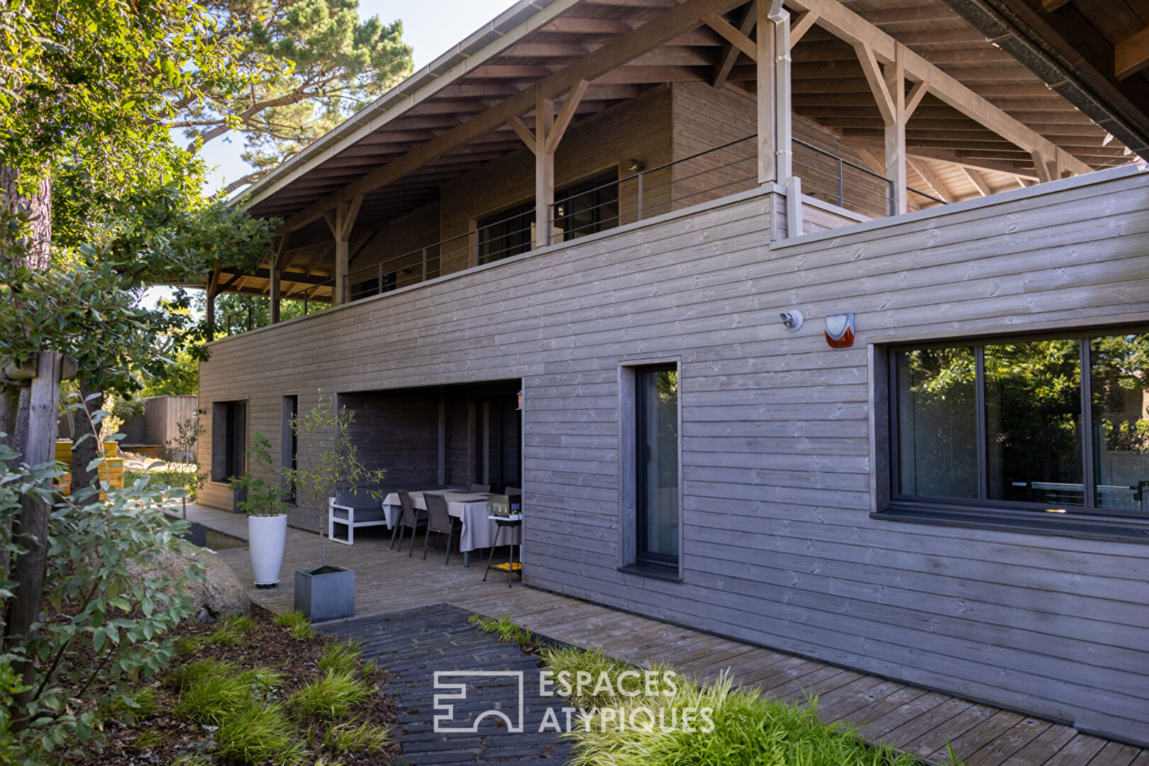 Villa d&rsquo;architecte confidentielle au coeur du Cabellou