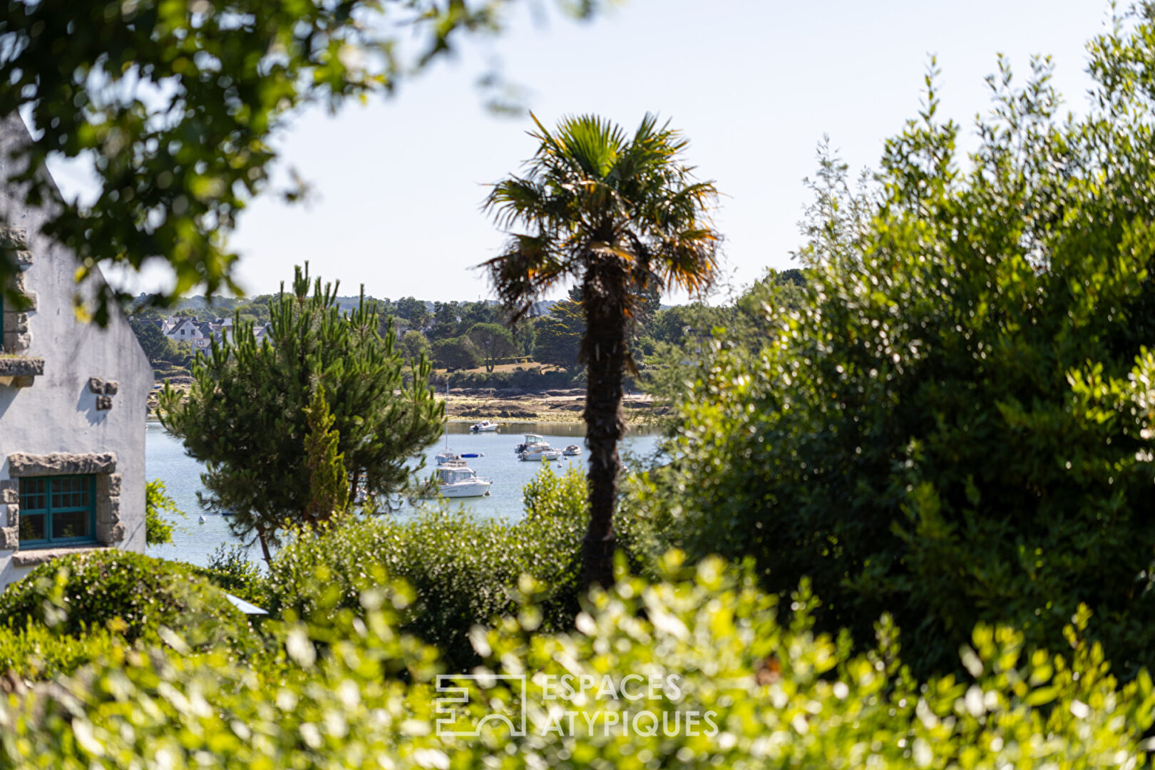 Villa d&rsquo;architecte confidentielle au coeur du Cabellou