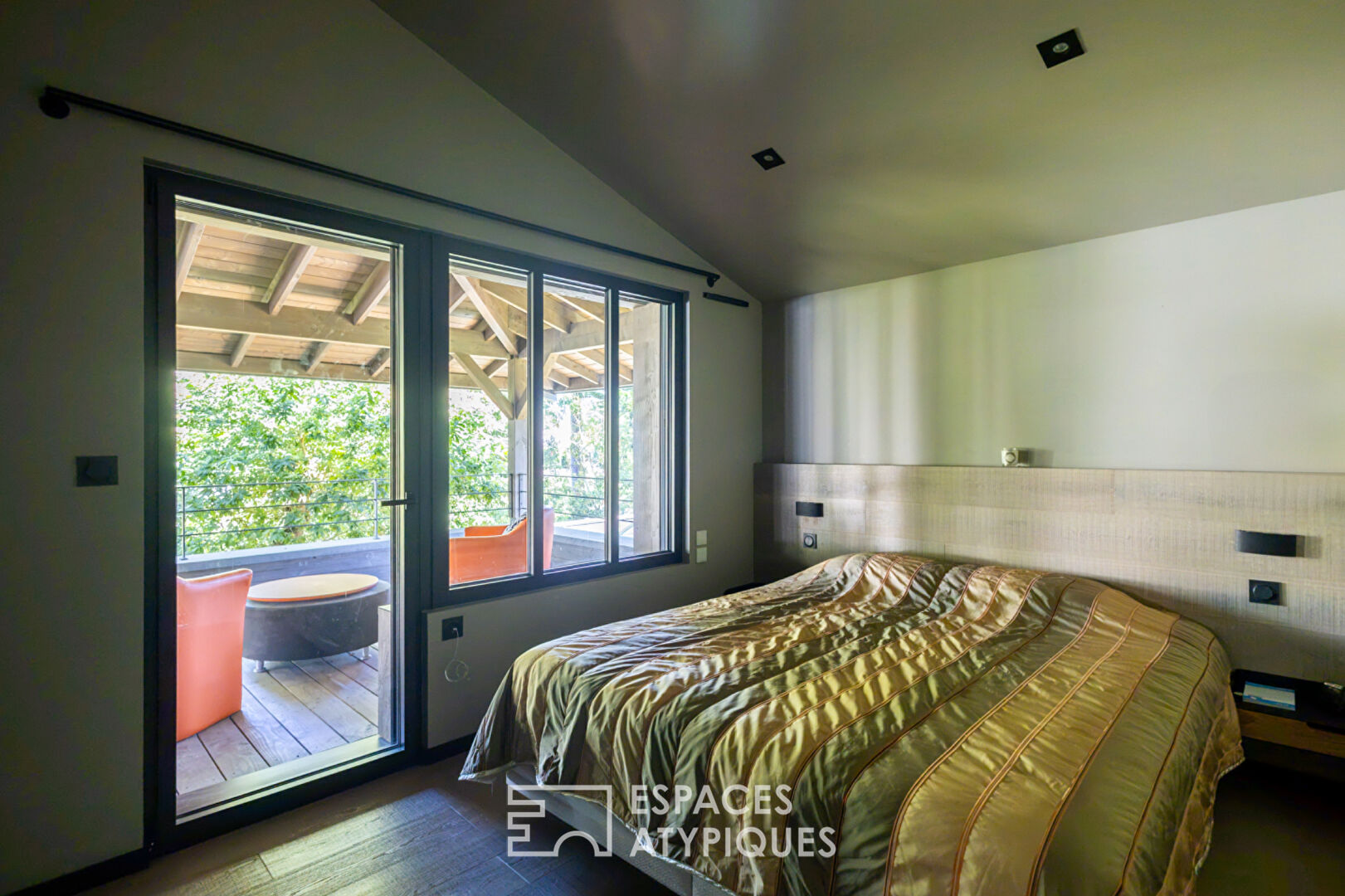 Villa d&rsquo;architecte confidentielle au coeur du Cabellou