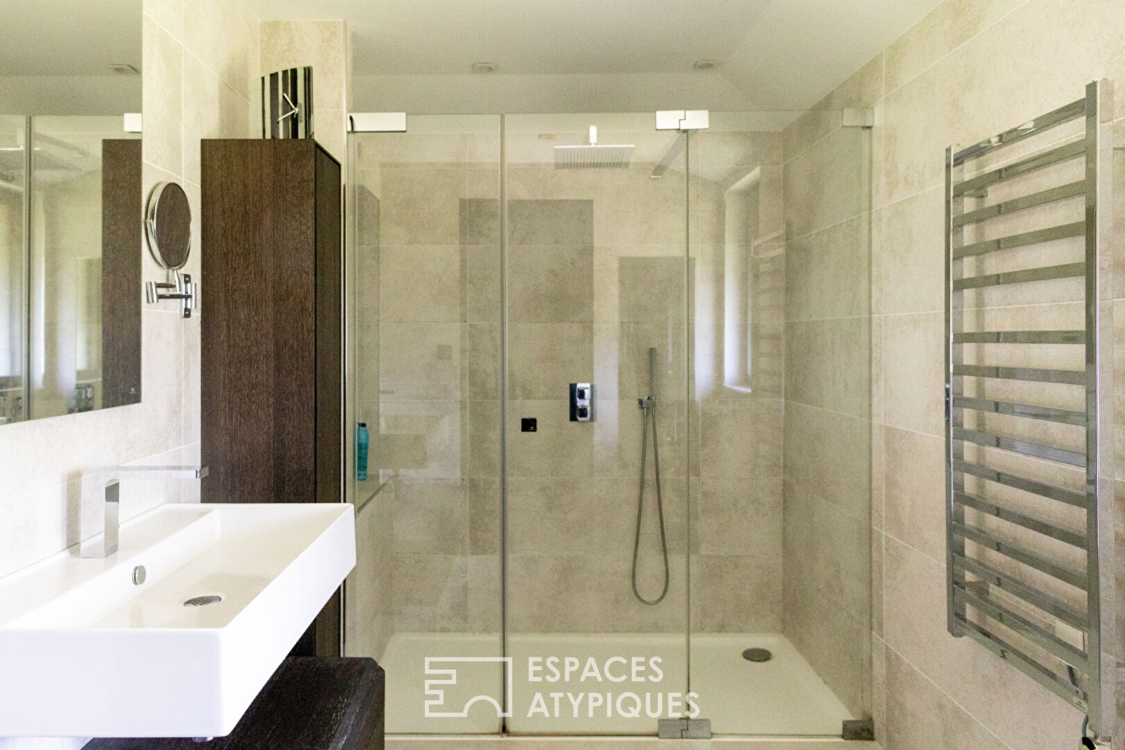 Villa d&rsquo;architecte confidentielle au coeur du Cabellou