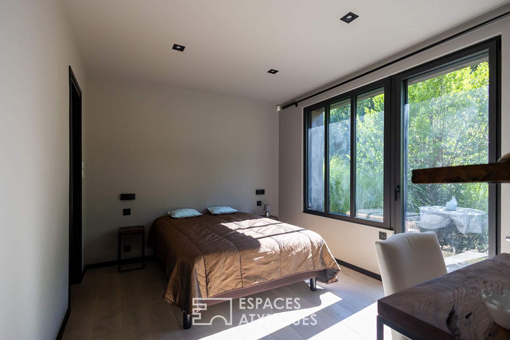 Villa d&rsquo;architecte confidentielle au coeur du Cabellou