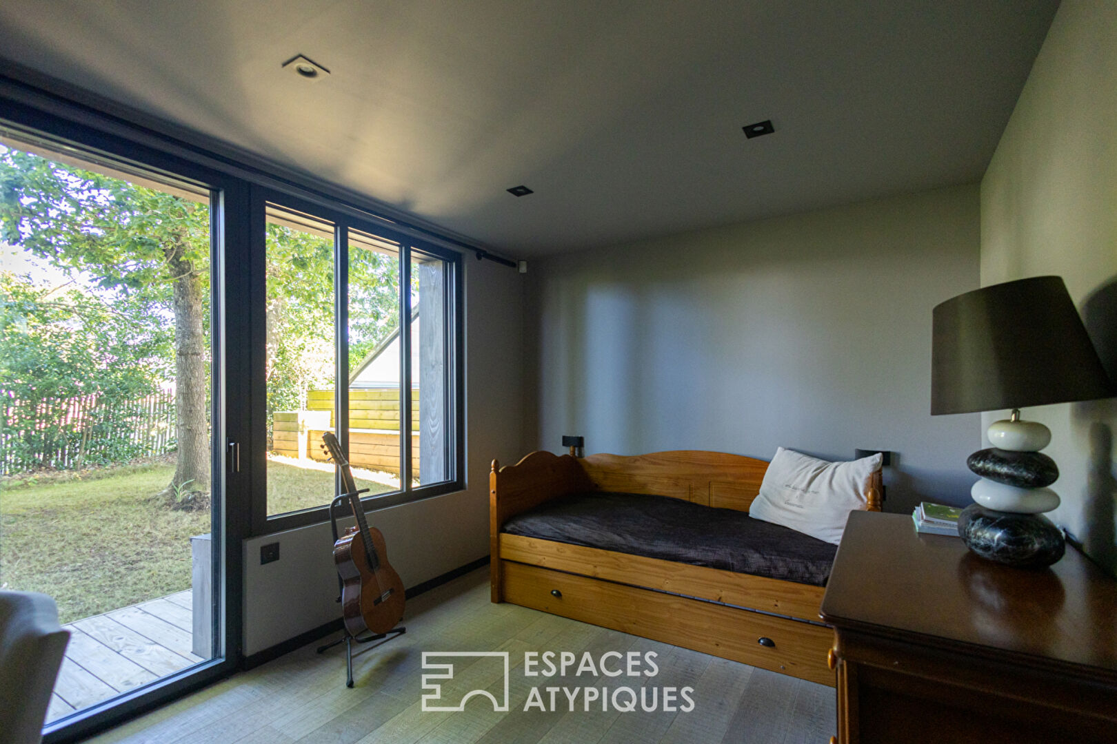 Villa d&rsquo;architecte confidentielle au coeur du Cabellou