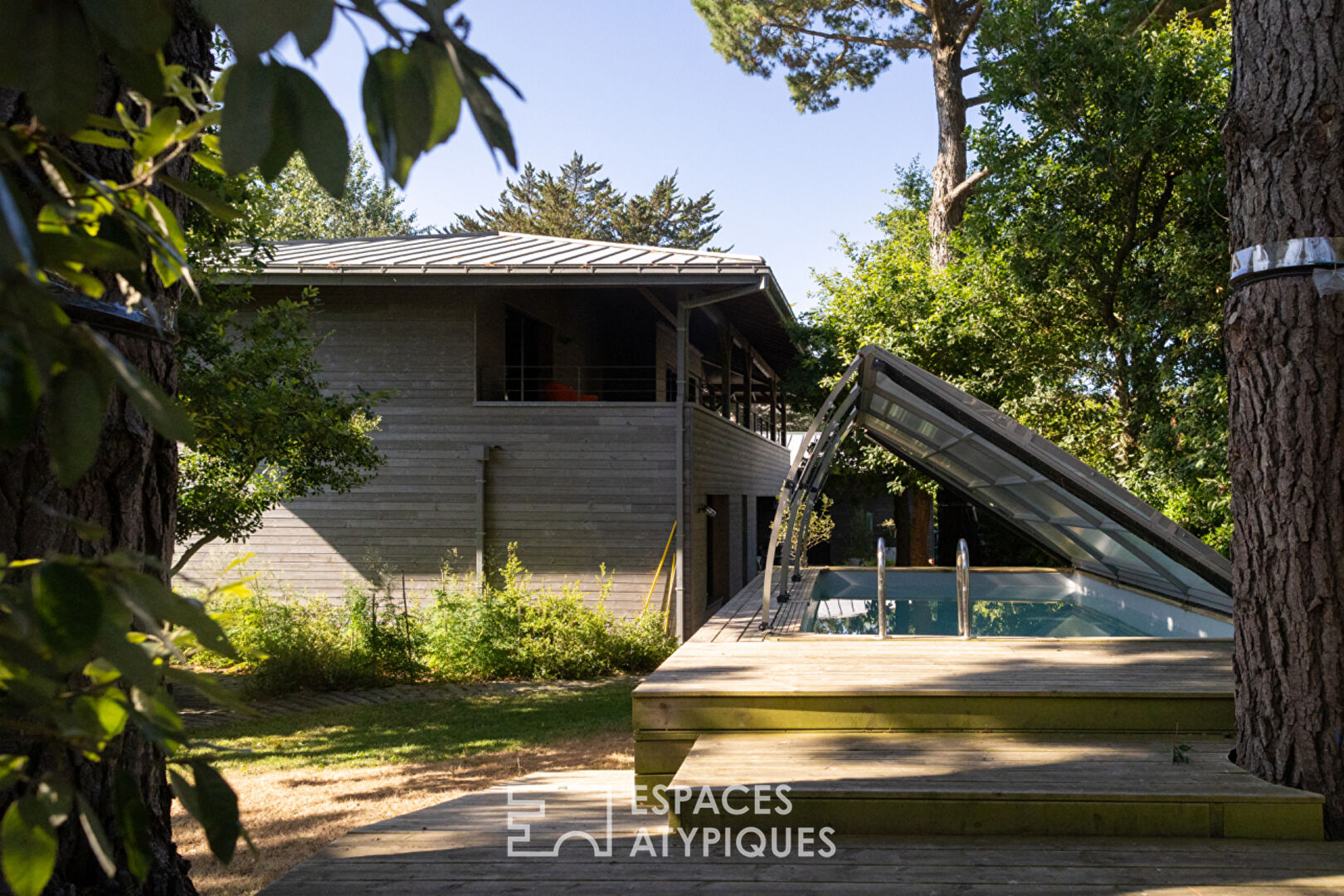 Villa d&rsquo;architecte confidentielle au coeur du Cabellou