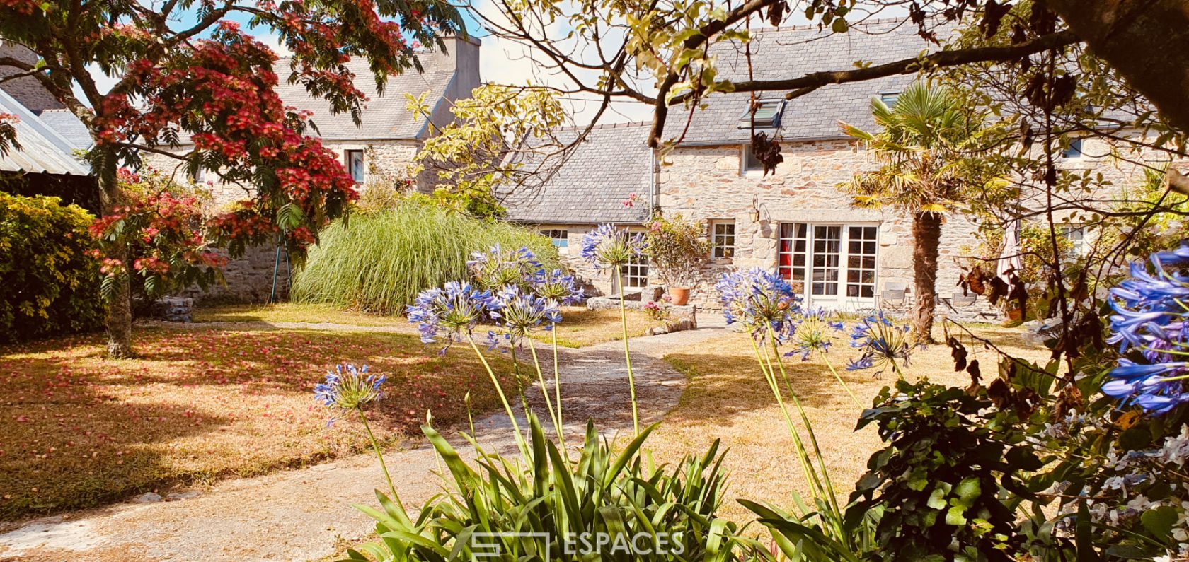 Maison de caractère avec studio et jardin à réinventer