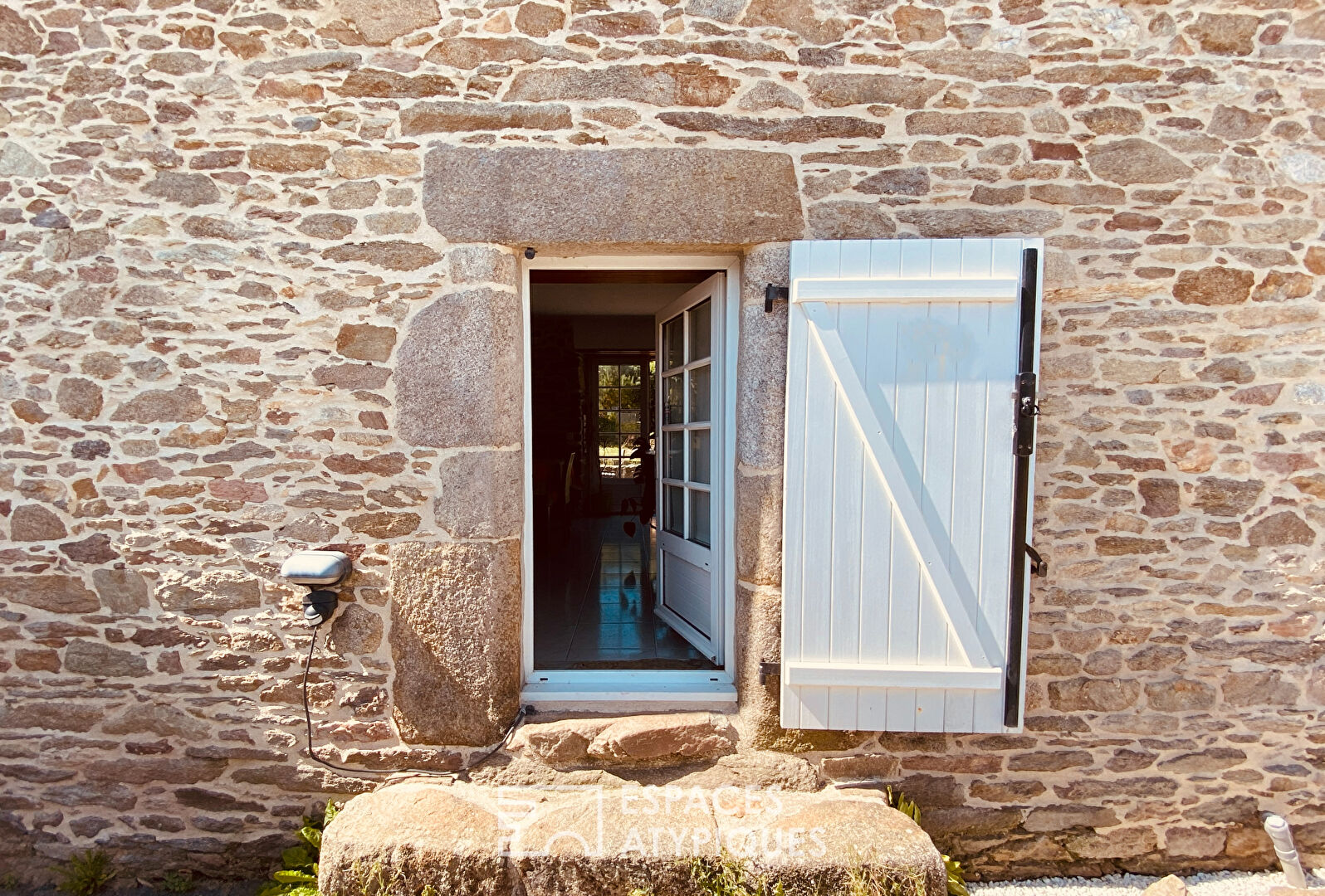 Maison de caractère avec studio et jardin à réinventer