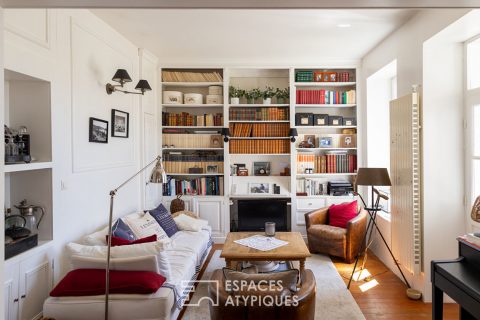 1930s house and its secret garden, just steps from the port