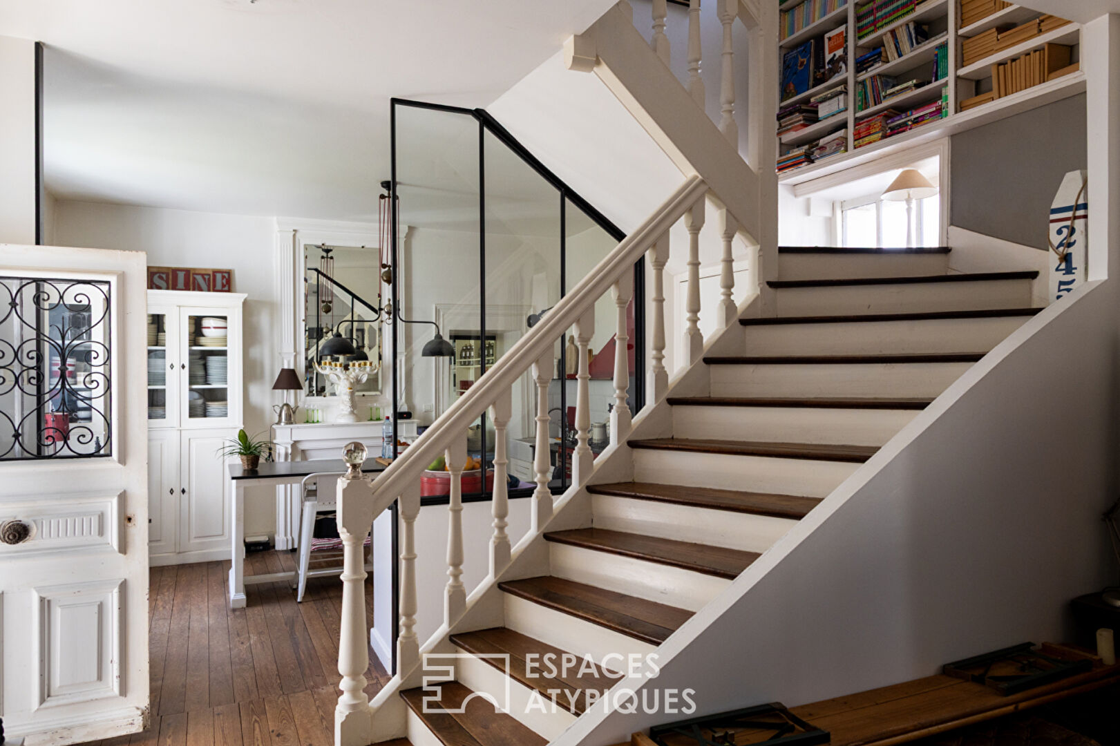1930s house and its secret garden, just steps from the port