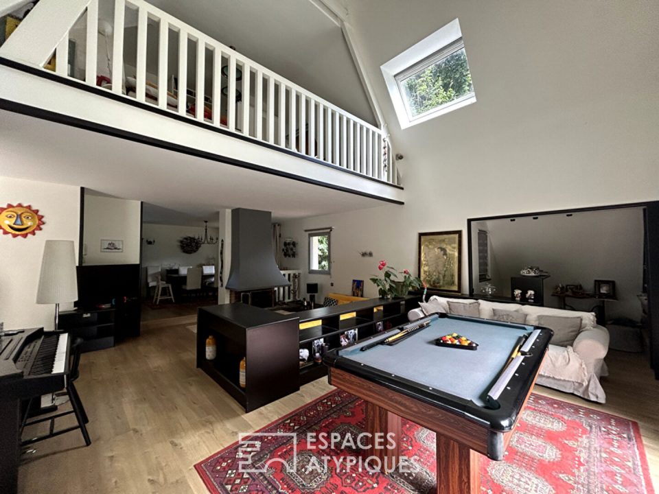 Maison d'architecte aux volumes généreux et jardin intimiste
