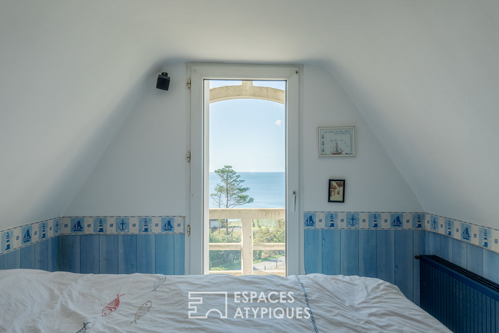 1930s seaside home with garden and pool