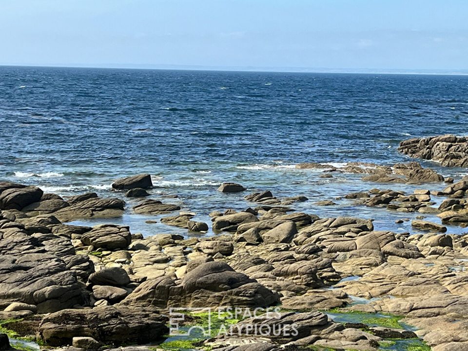 Maison contemporaine face à l'océan