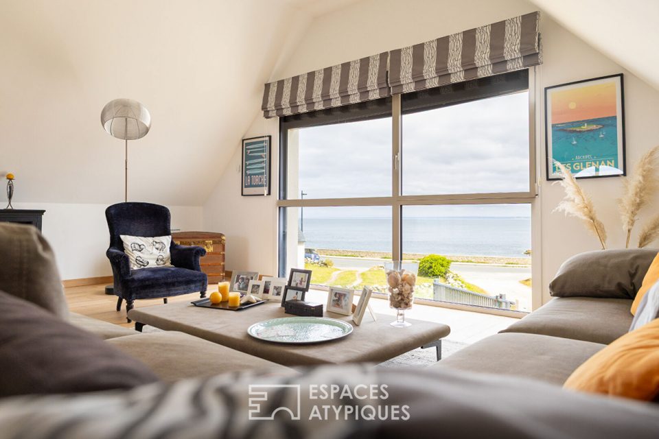 Maison contemporaine face à l'océan