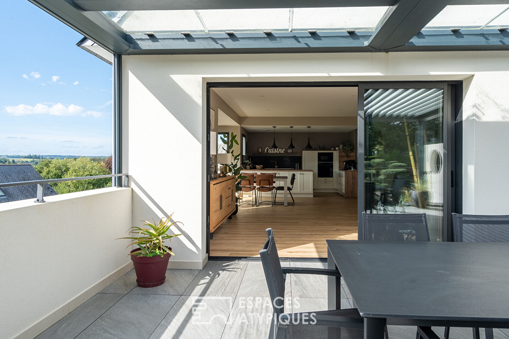 Maison d’architecte de plain-pied aux prestations soignées