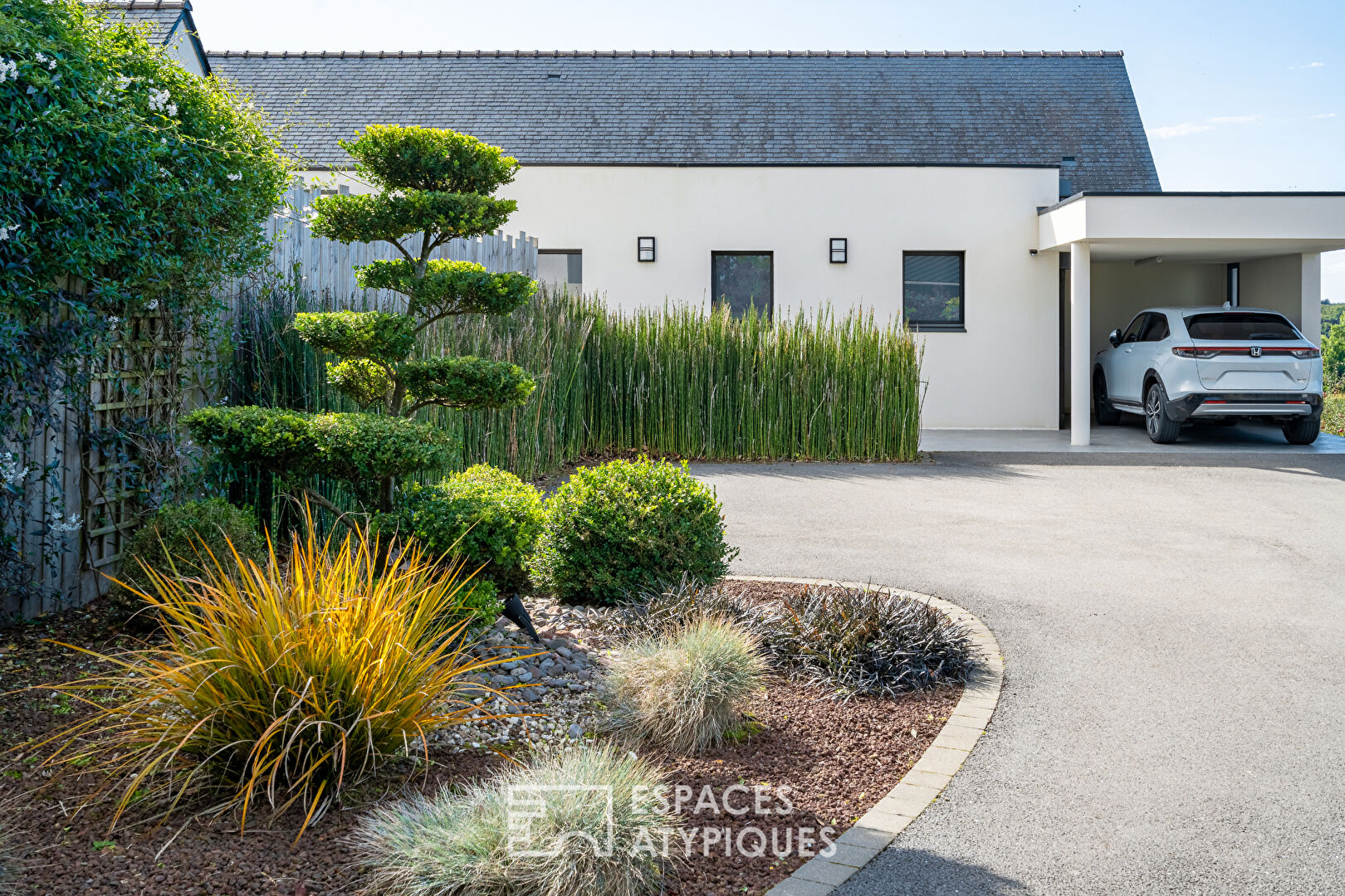 Maison d’architecte de plain-pied aux prestations soignées