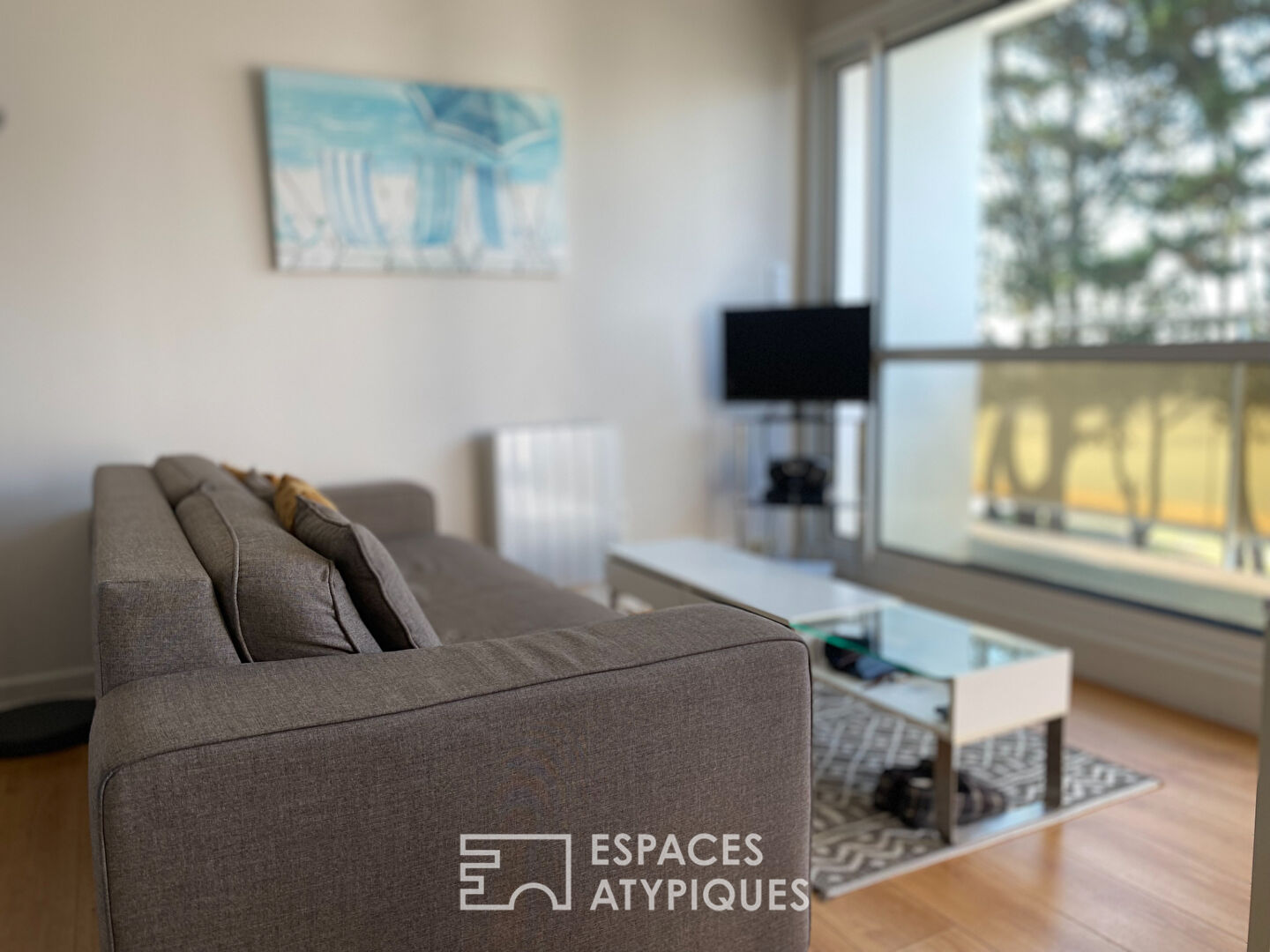 Apartment facing the sea