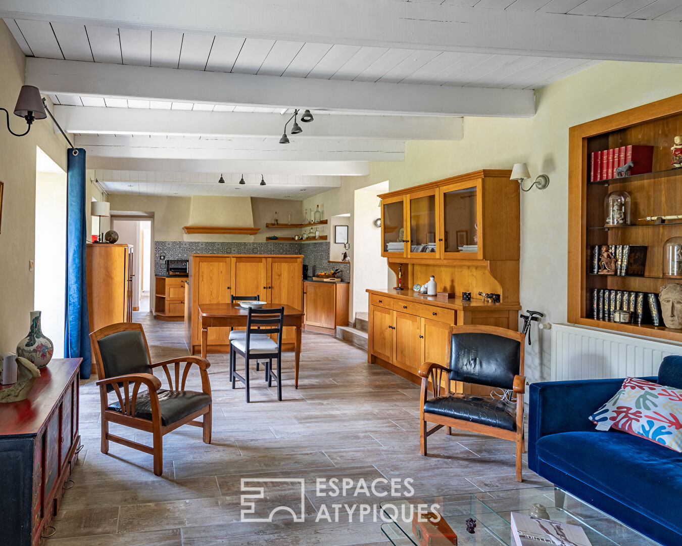 Demeure authentique avec piscine dans son cadre  champêtre