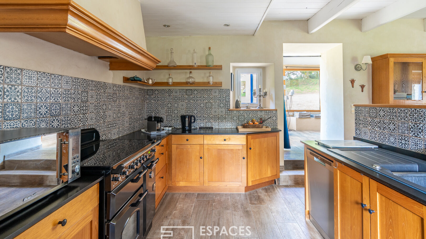 Demeure authentique avec piscine dans son cadre  champêtre