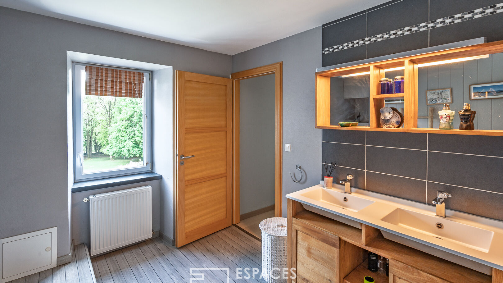 Demeure authentique avec piscine dans son cadre  champêtre