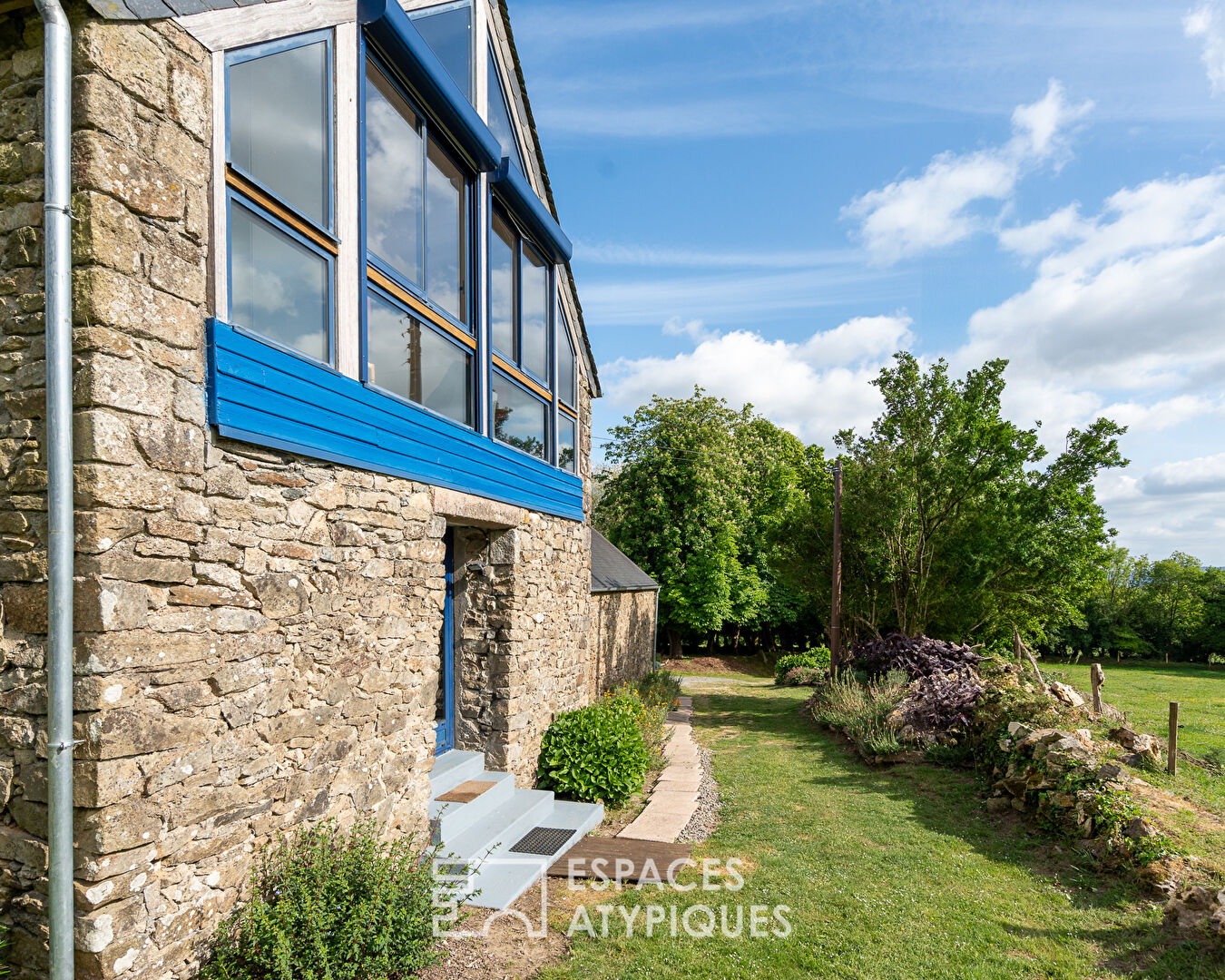 Demeure authentique avec piscine dans son cadre  champêtre
