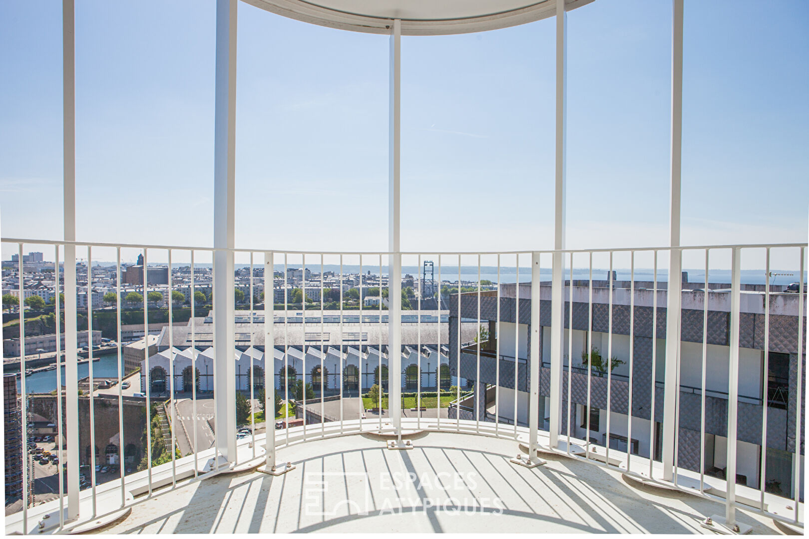 Lignes modernes et panorama d’exception