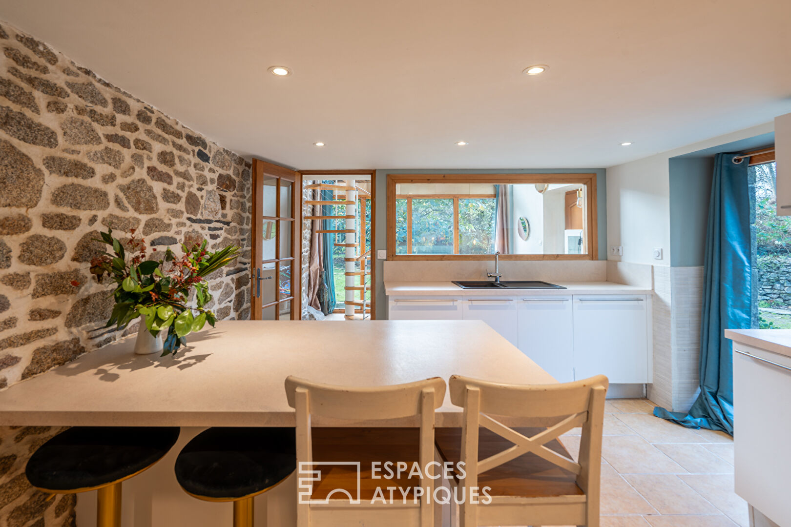 Refuge d’Authenticité : Ancienne Maison de Tisserand au Coeur des Monts d’Arrée