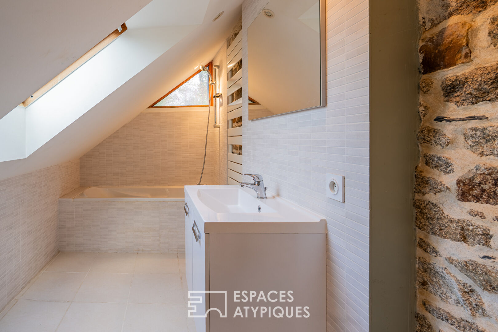 Refuge d’Authenticité : Ancienne Maison de Tisserand au Coeur des Monts d’Arrée