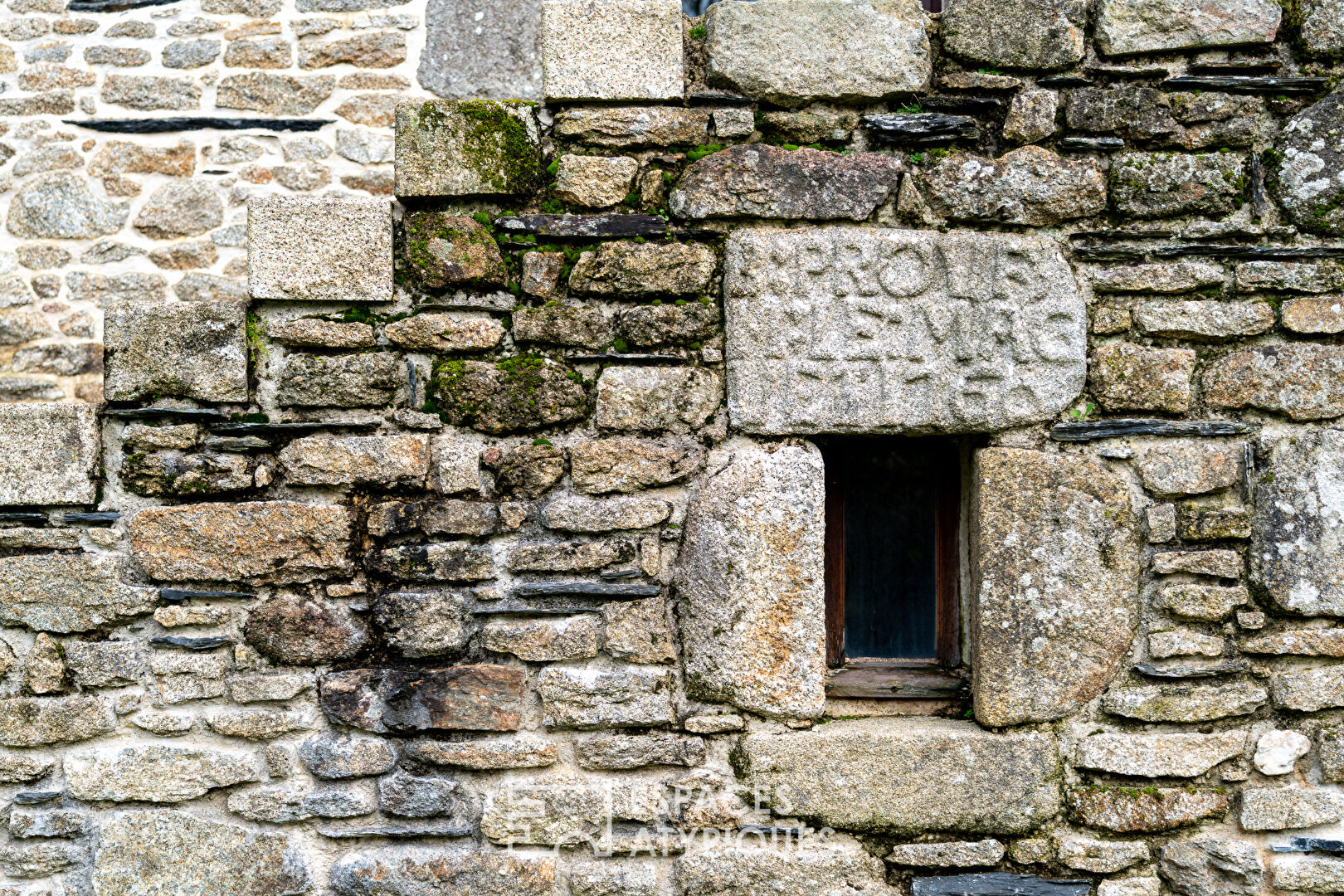 Refuge d’Authenticité : Ancienne Maison de Tisserand au Coeur des Monts d’Arrée