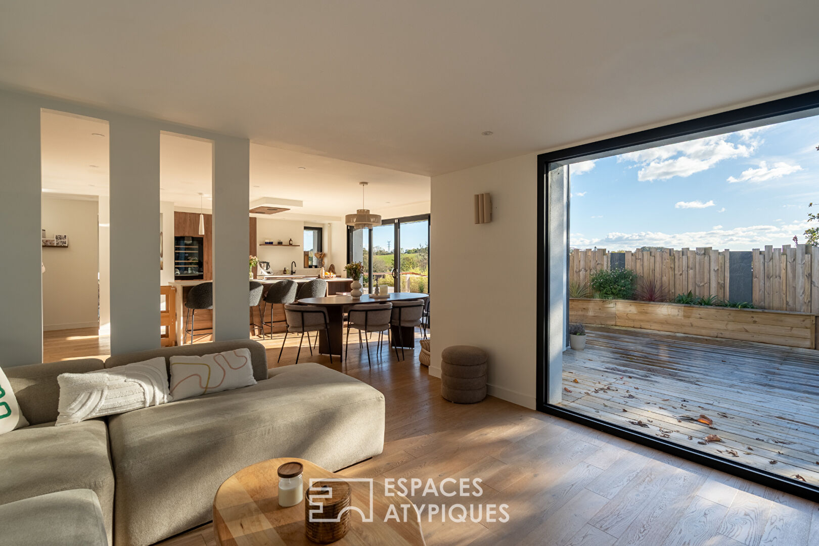 Maison lumineuse rénovée avec vue dégagée  sur la nature