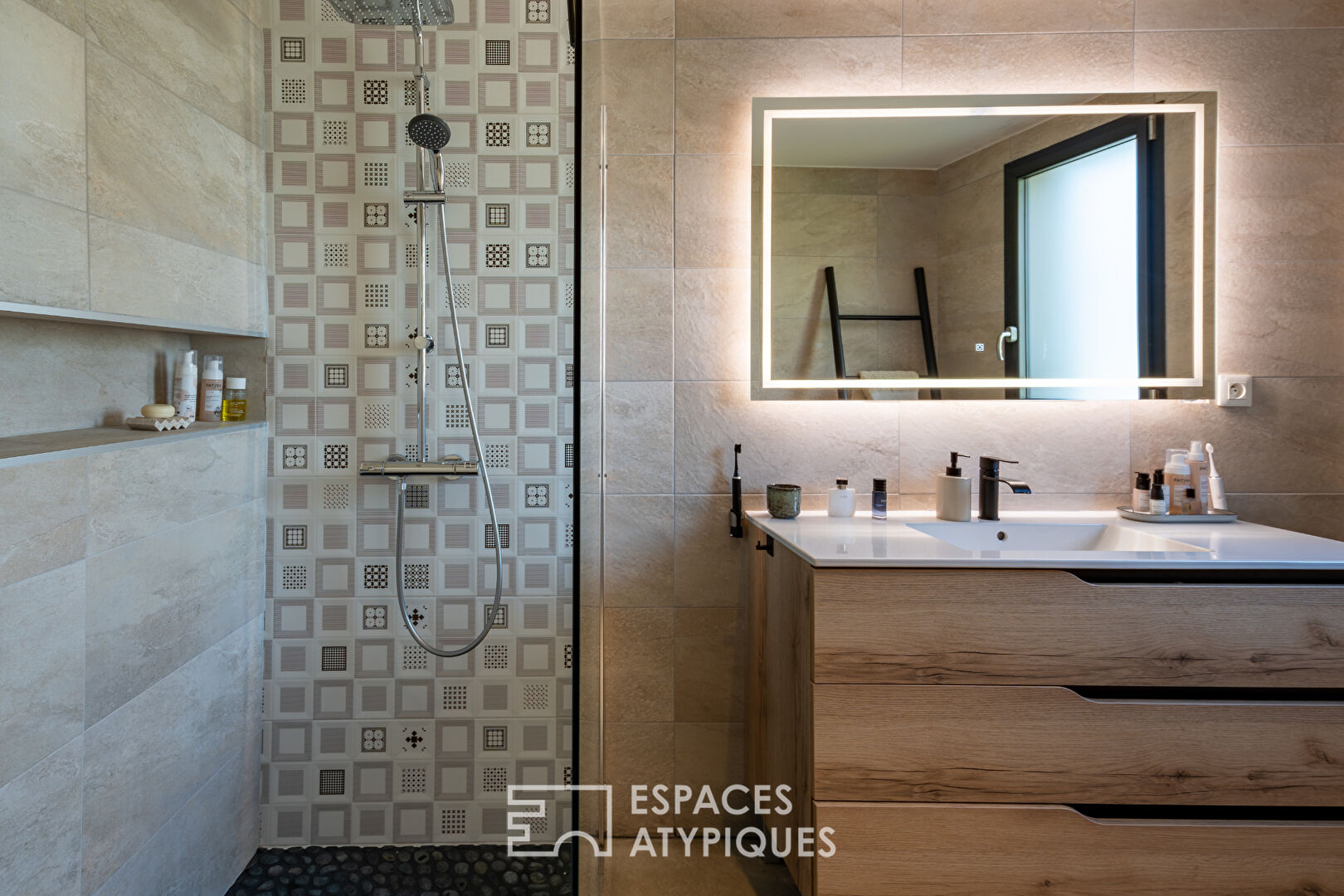 Maison lumineuse rénovée avec vue dégagée  sur la nature