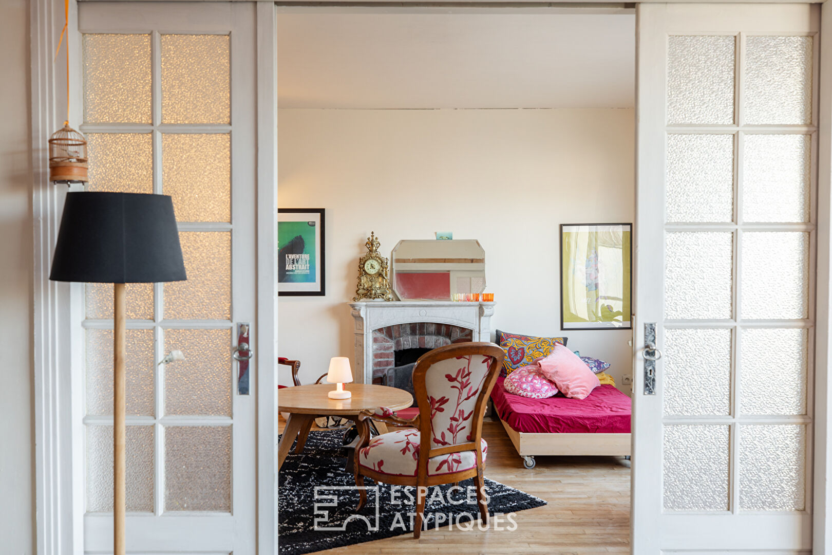 Duplex inspirant avec cheminée et jardin partagé