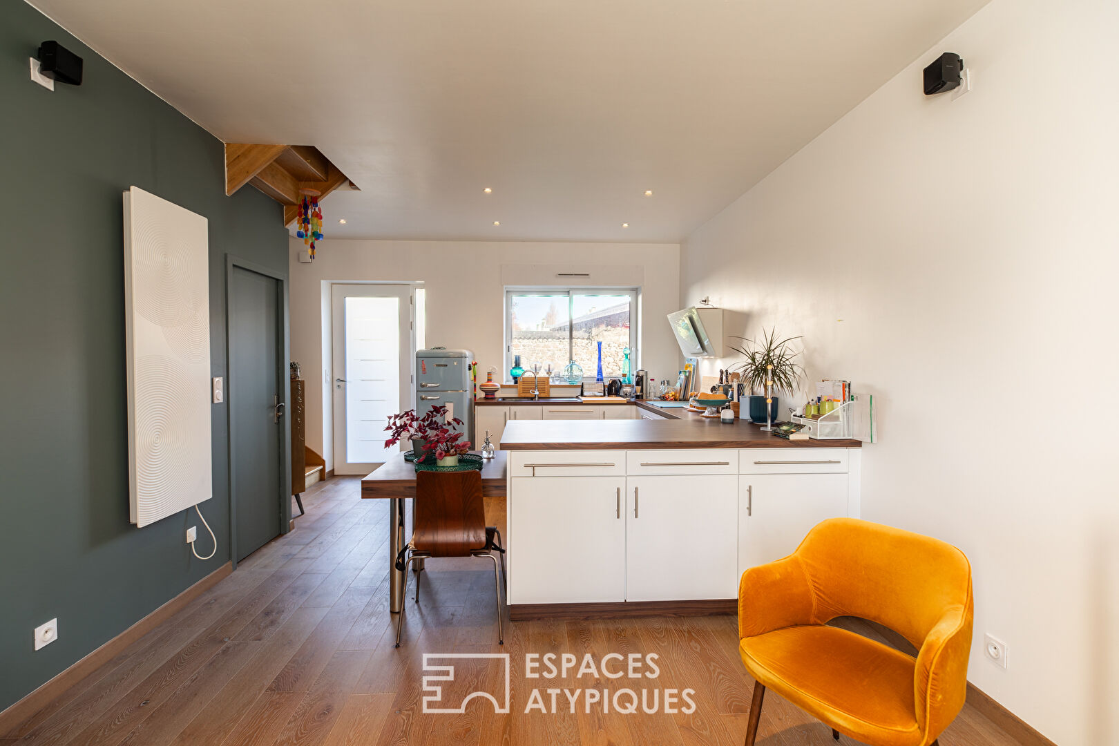 Maison de ville rénovée avec terrasse et jardin