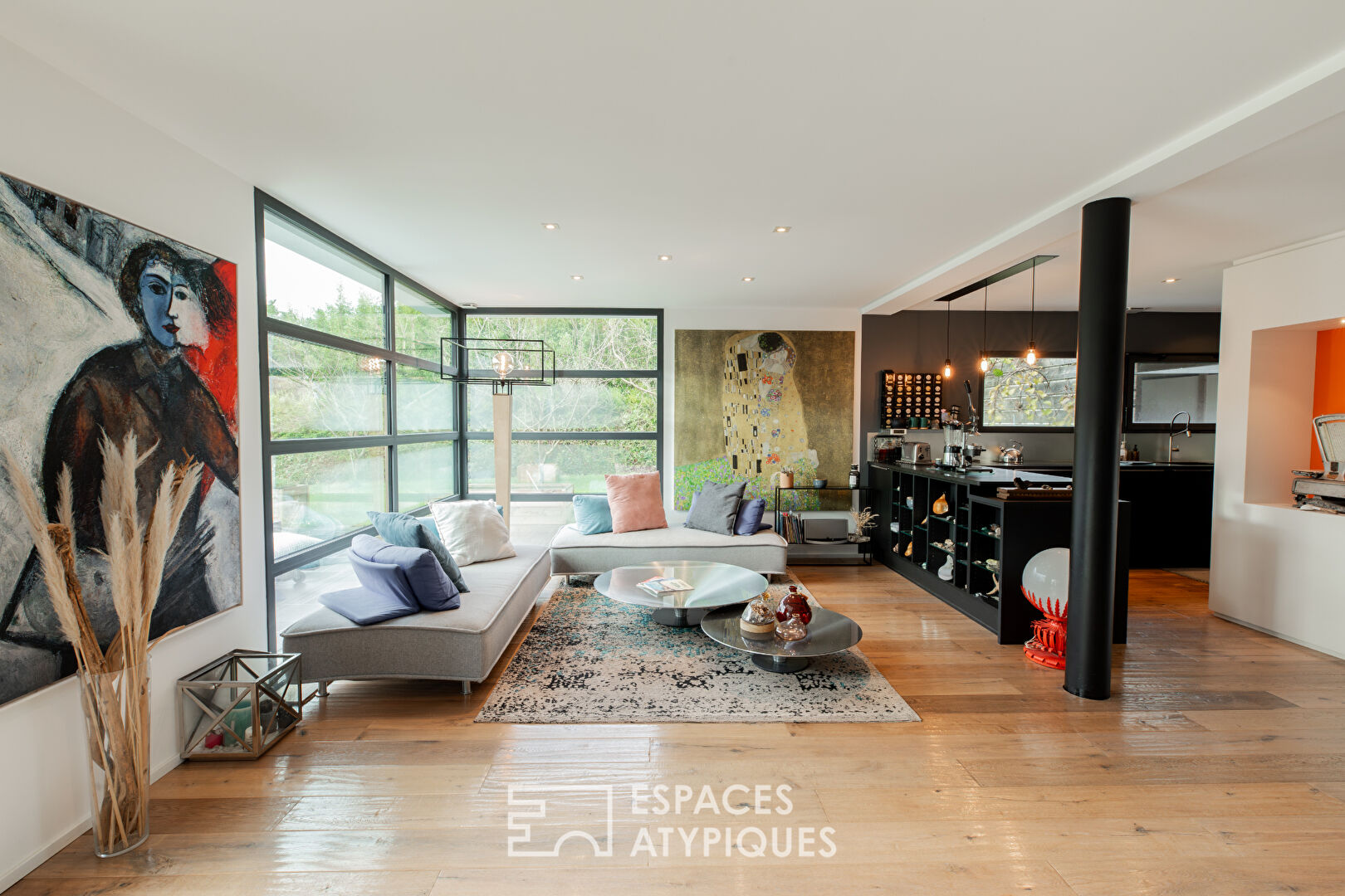 Lumière, design et nature : une création d’architecte atypique