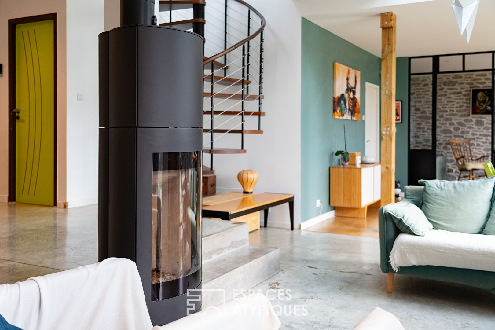 Maison contemporaine avec vue dégagée sur la rivière et la vallée