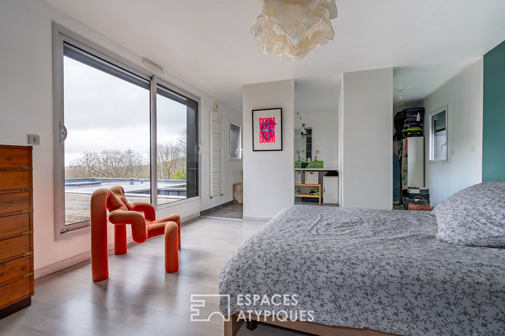 Maison contemporaine avec vue dégagée sur la rivière et la vallée