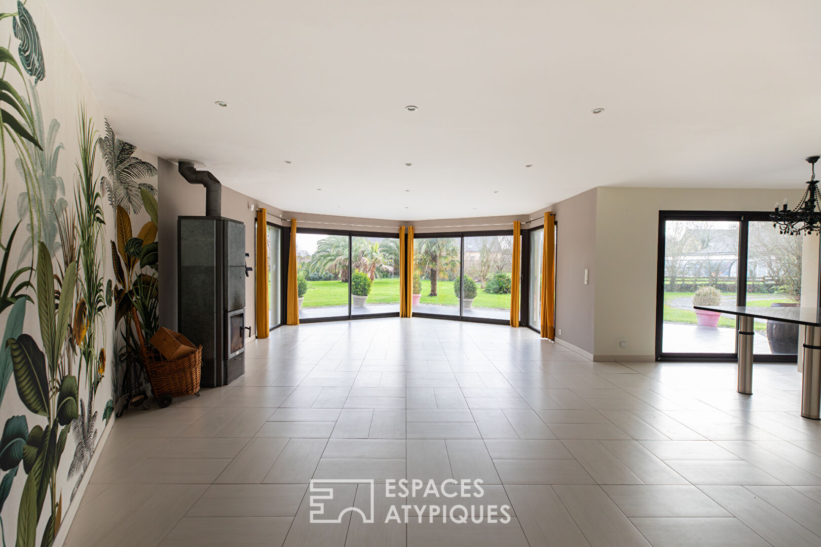 Architecture contemporaine et jardin paysager