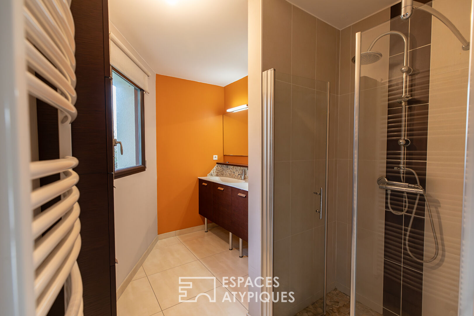 Architecture contemporaine et jardin paysager