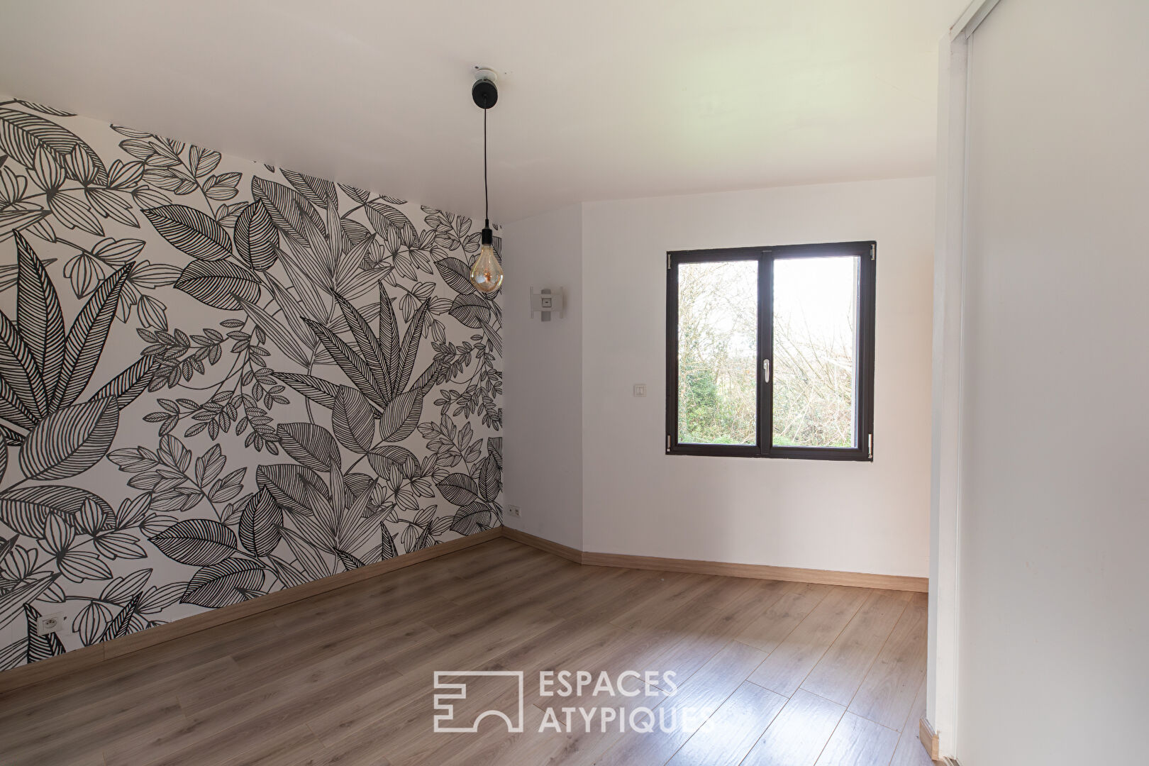 Architecture contemporaine et jardin paysager