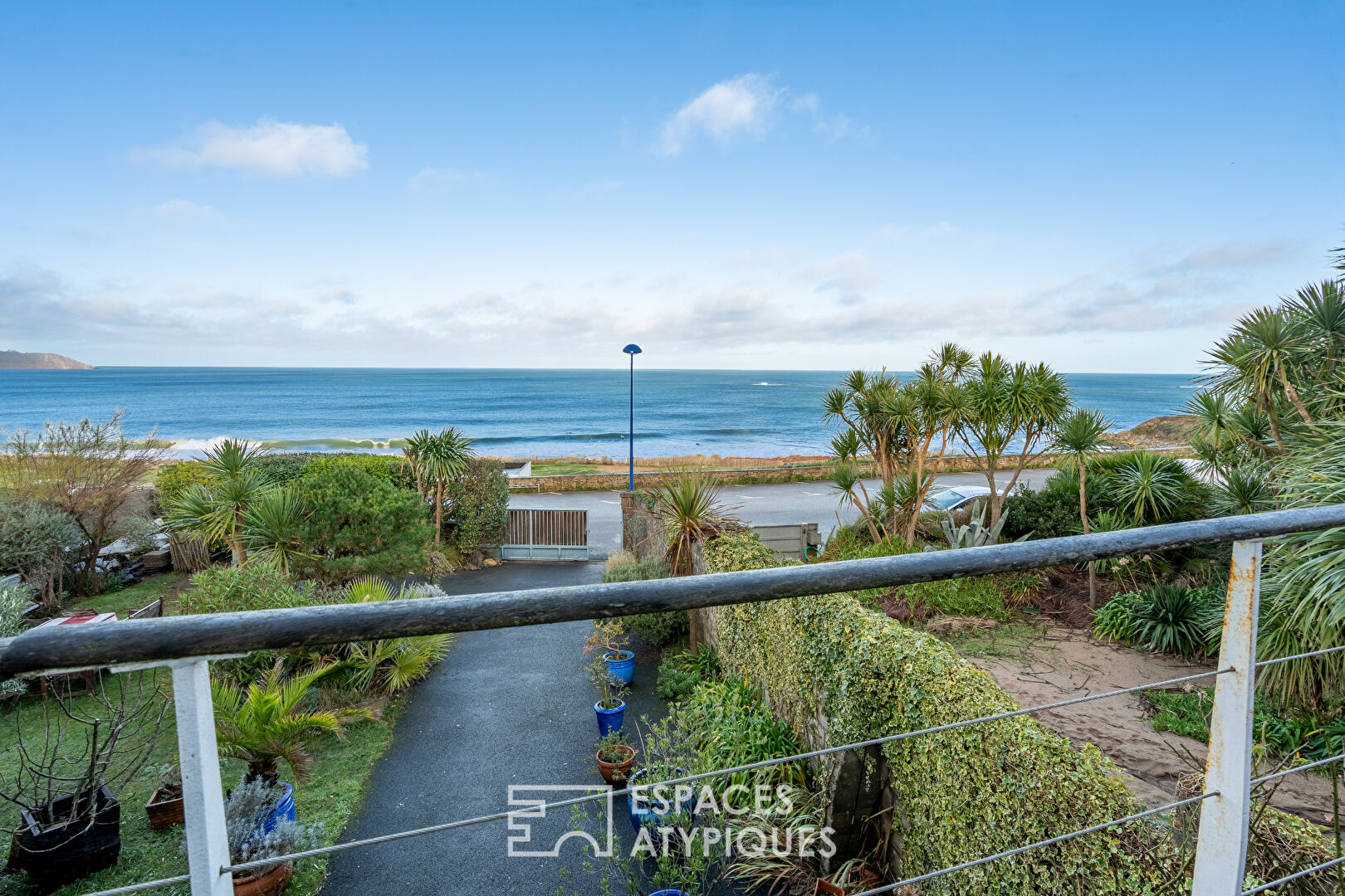 House with panoramic sea view