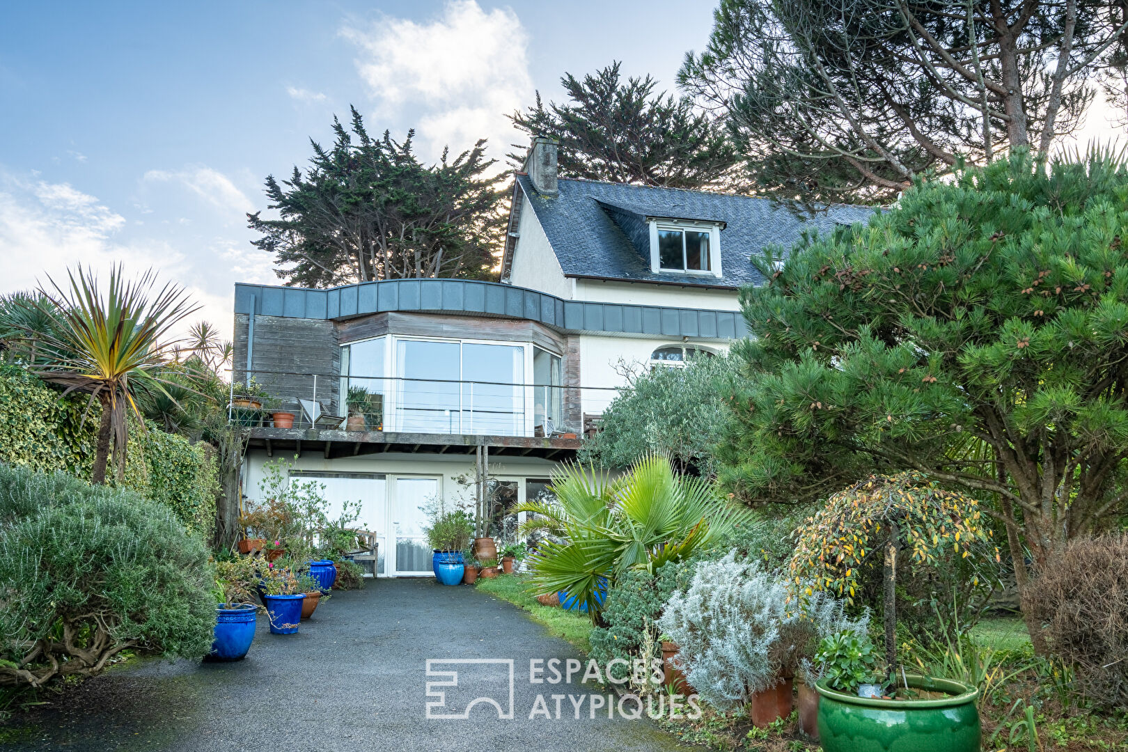 House with panoramic sea view