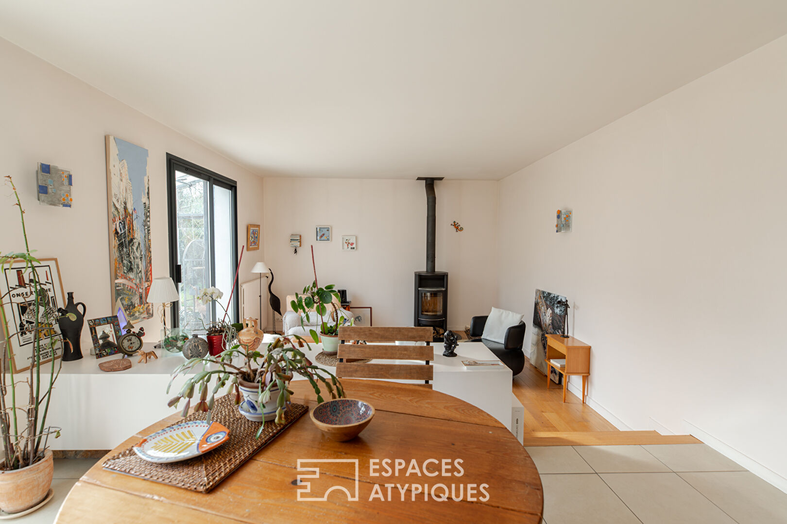 Maison familiale avec jardin d&rsquo;hiver et jardin arboré