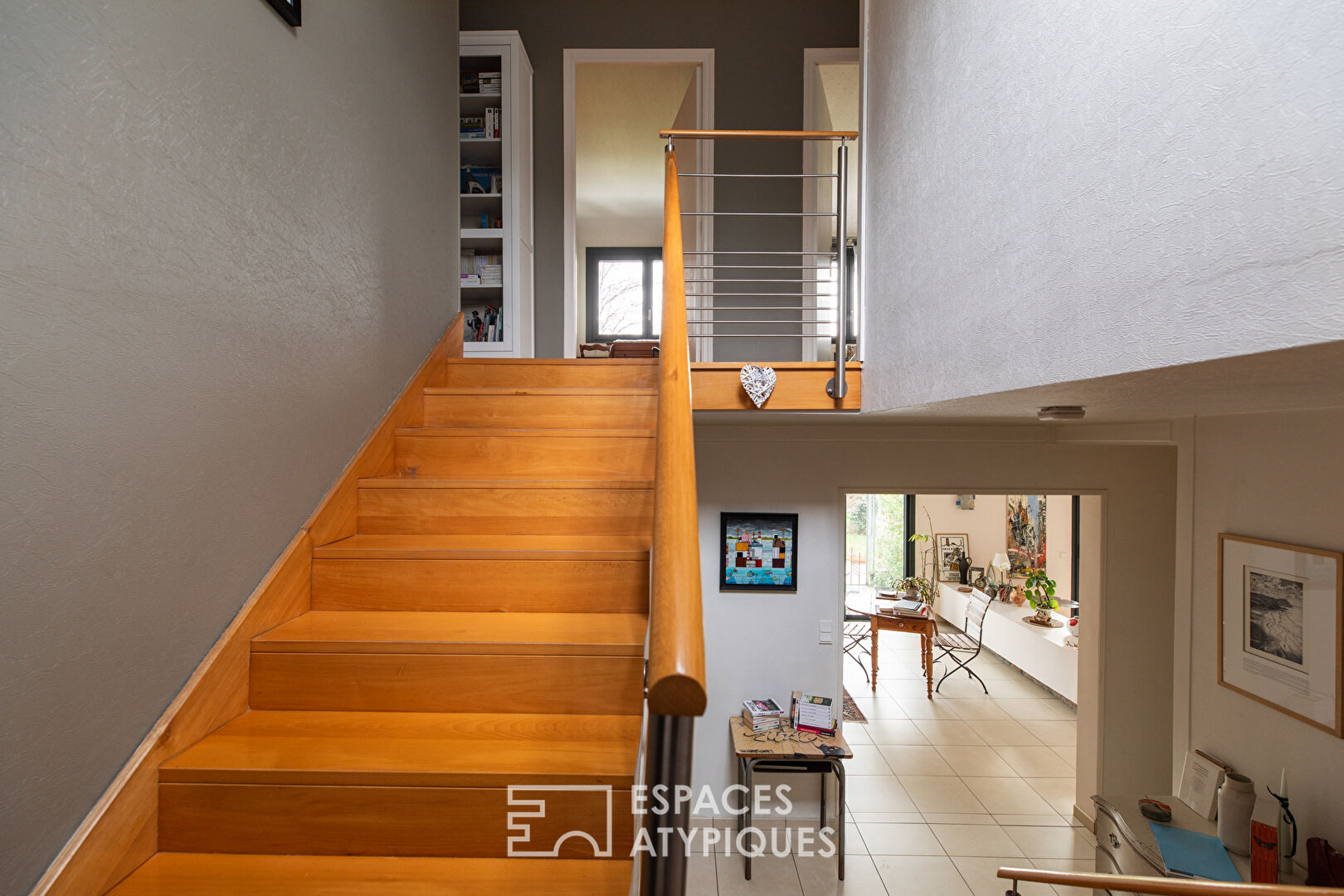 Maison familiale avec jardin d&rsquo;hiver et jardin arboré