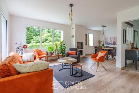 Maison repensée avec élégance dans un écrin de verdure