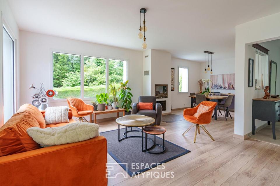 Maison repensée avec élégance dans un écrin de verdure