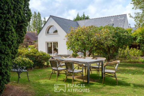 Maison réinterprétée aux lignes contemporaines