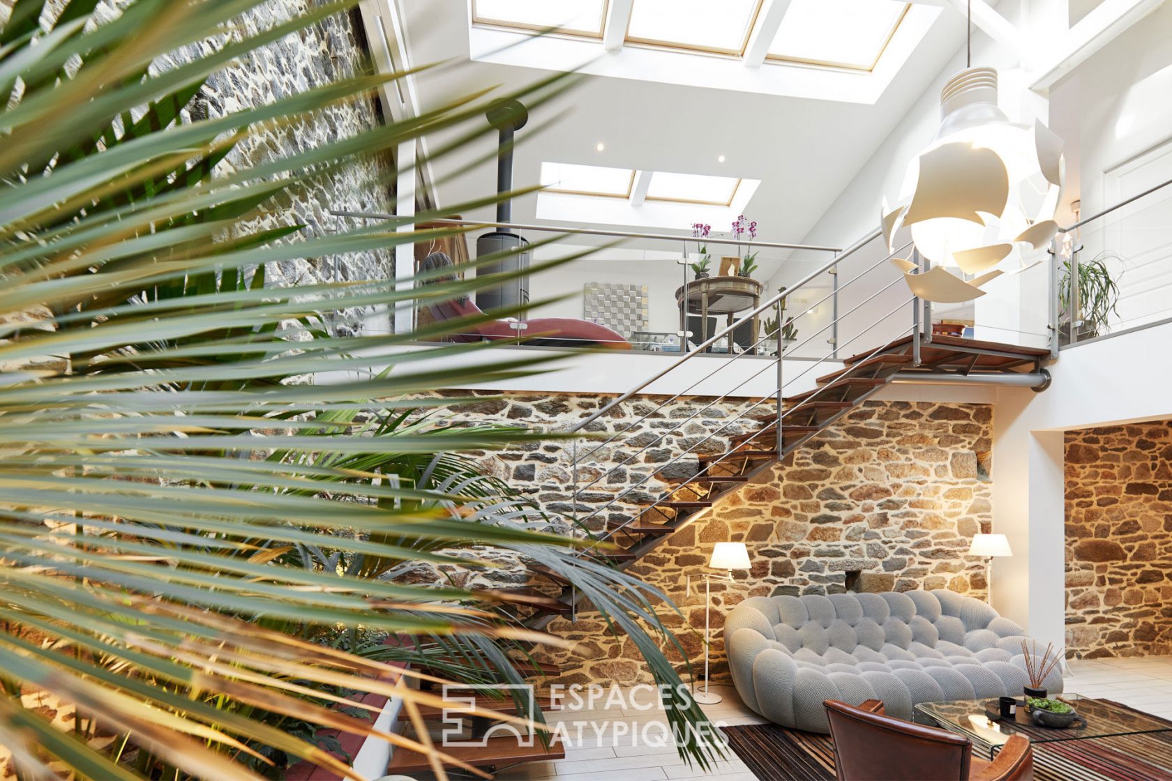 Duplex loft with terrace to the Capucins