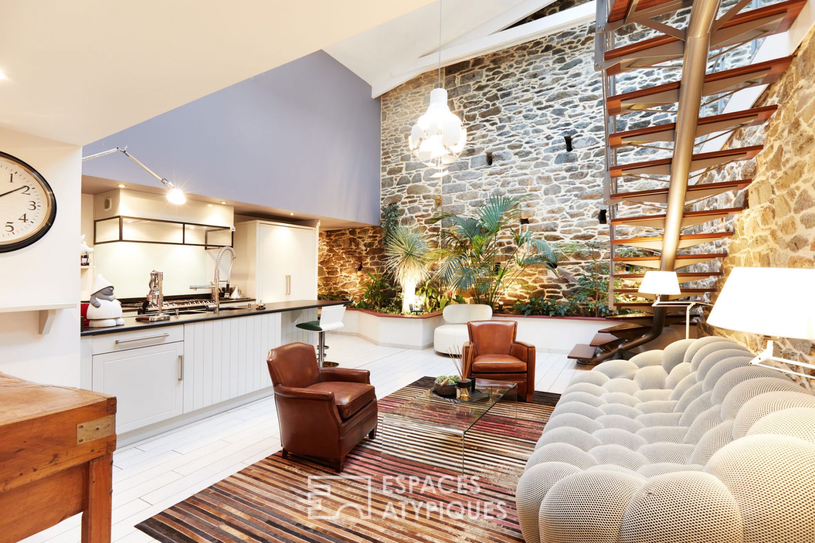 Duplex loft with terrace to the Capucins