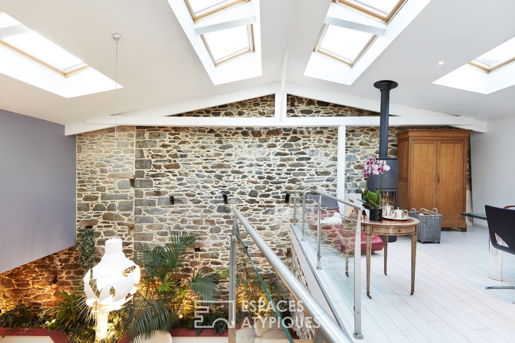 Duplex loft with terrace to the Capucins