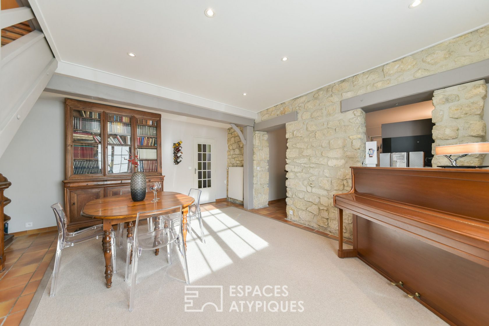 Former bistro and its cellar converted into a family home