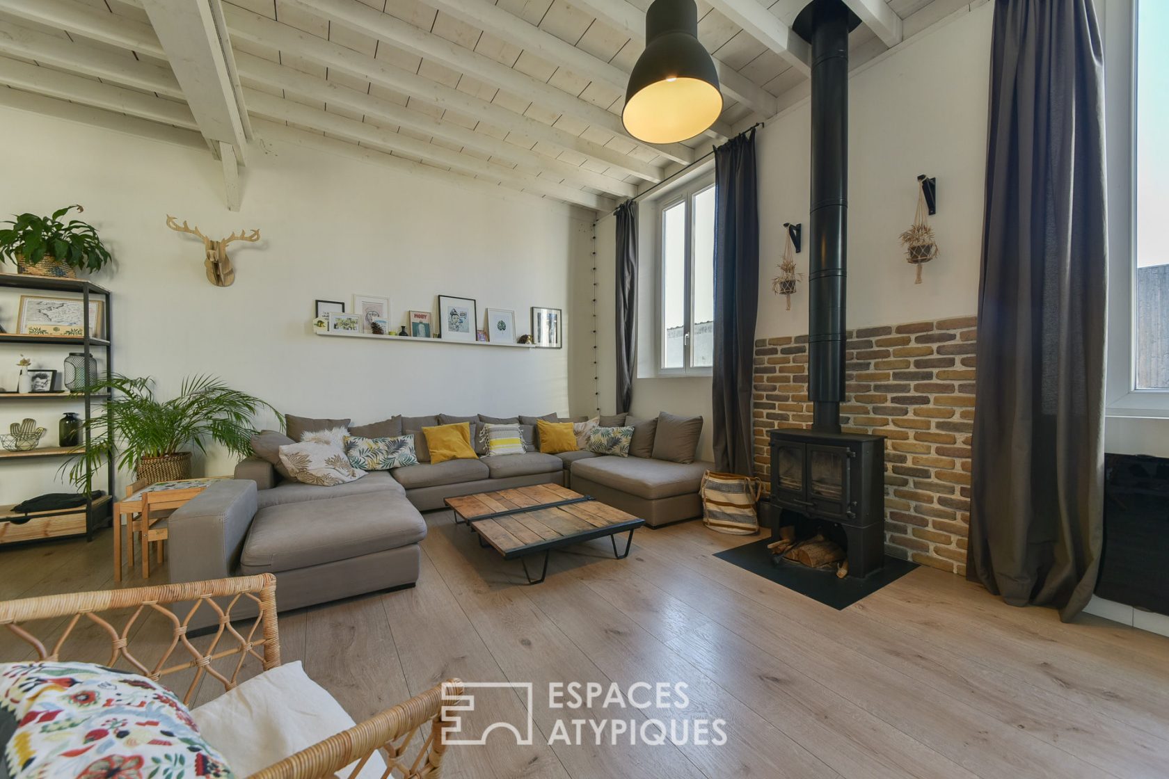 The old carpentry rehabilitated – Maison Loft