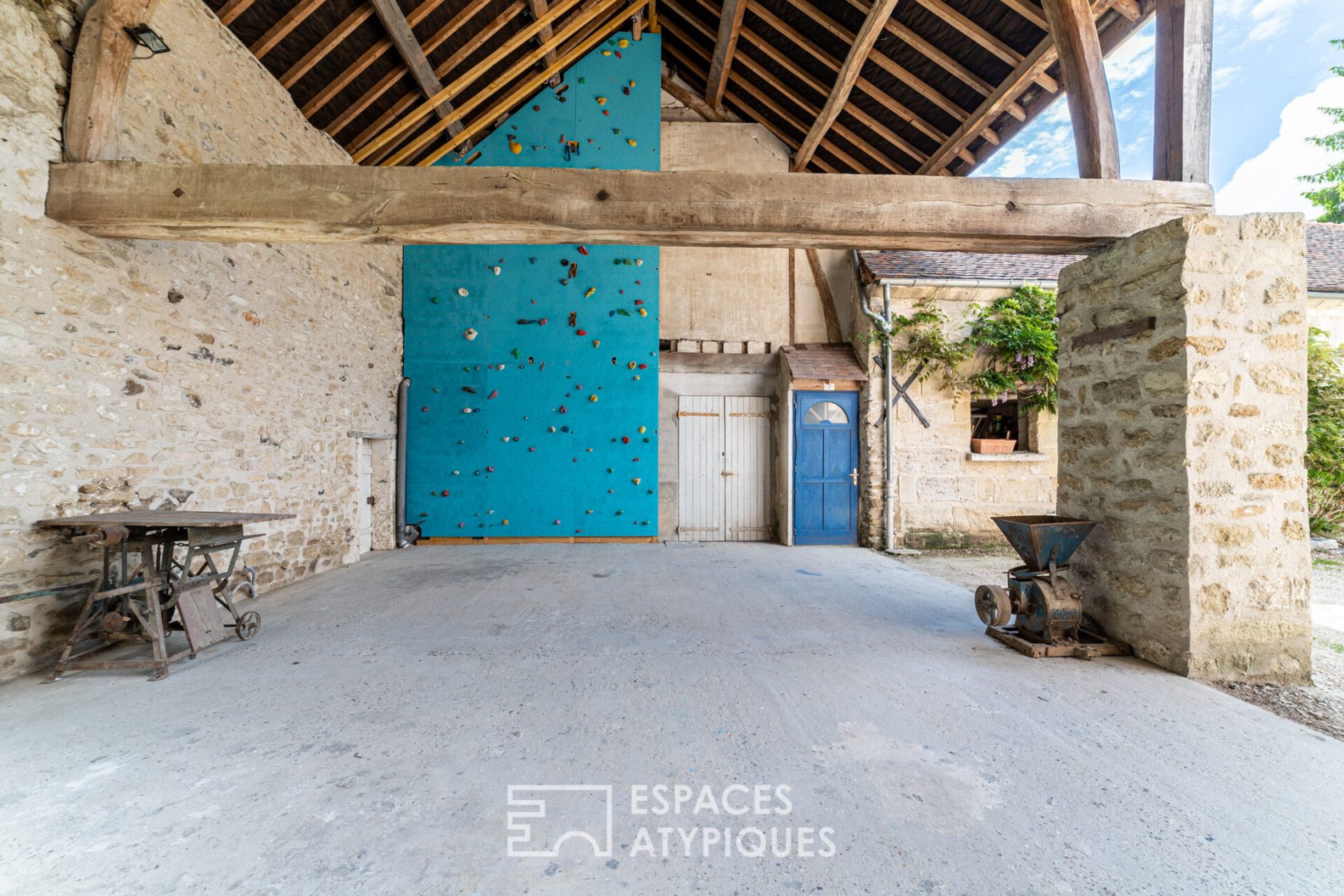 Ancienne ferme  réhabilitée et son jardin bucolique