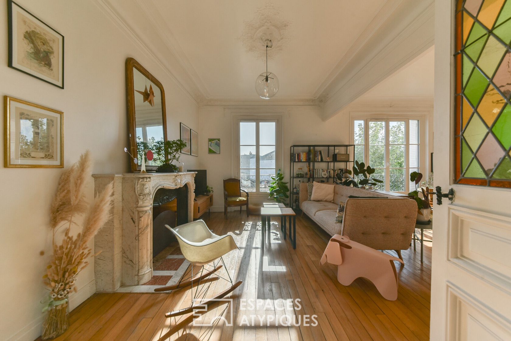 Haussmannian apartment in a 19th century bourgeois building.